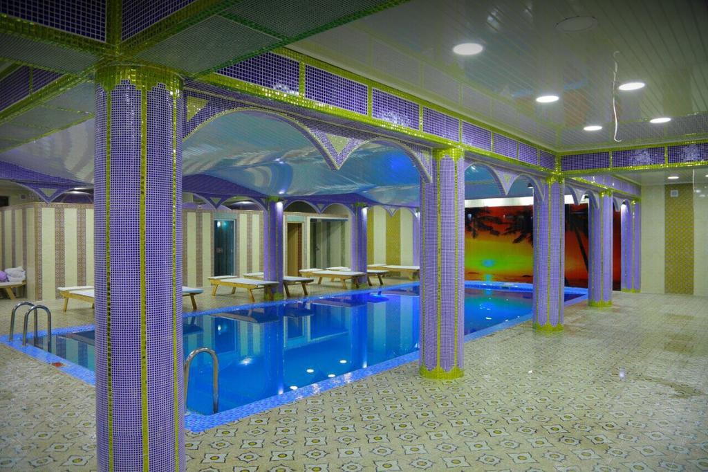 AMIR HON SAROY — фото 2