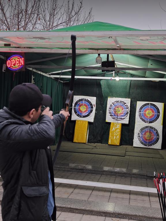 Алпомиш Камонлари Broadway — фото 1