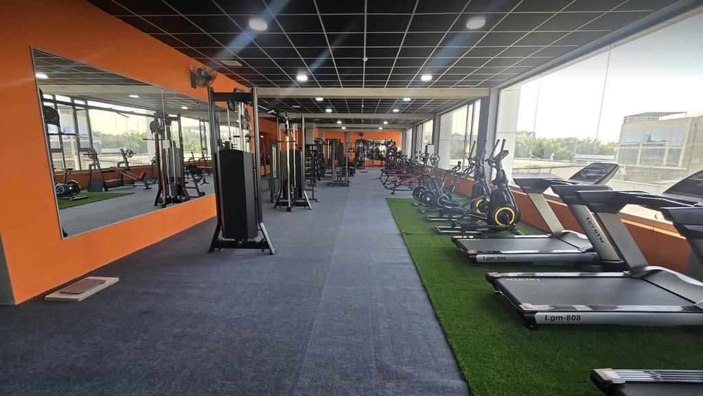 TWO FRIENDS — фото 1