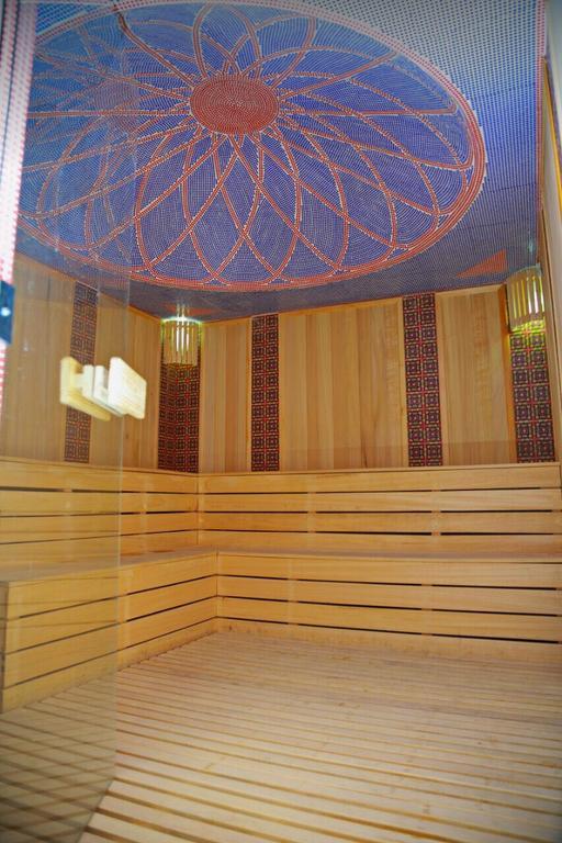 AMIR HON SAROY — фото 5