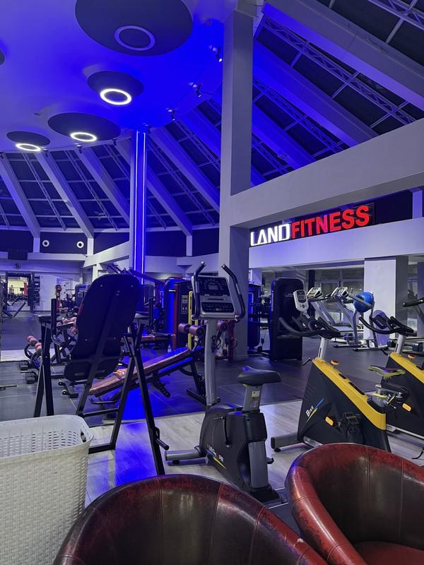 Land Fitness, photo by YapsGG