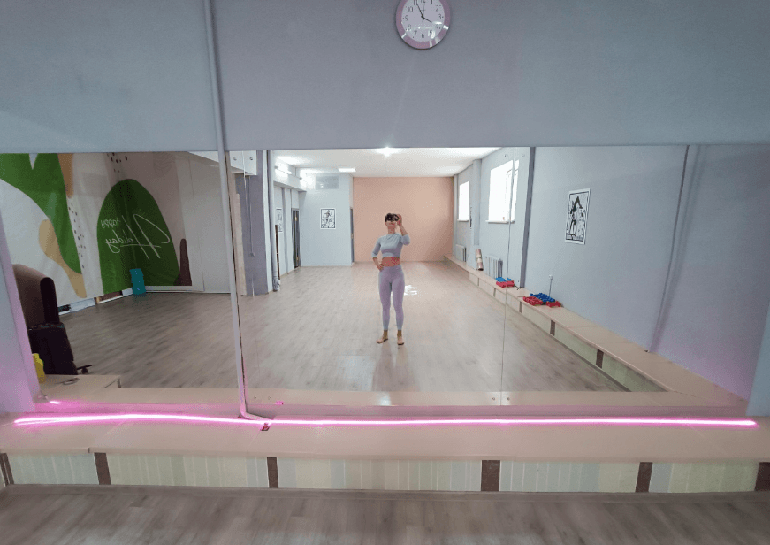 Smart fitness studio image