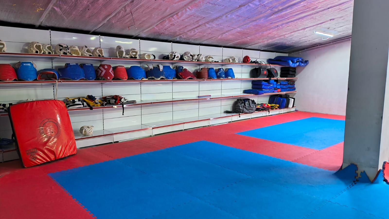 ZAK_TEAM_MMA studio image