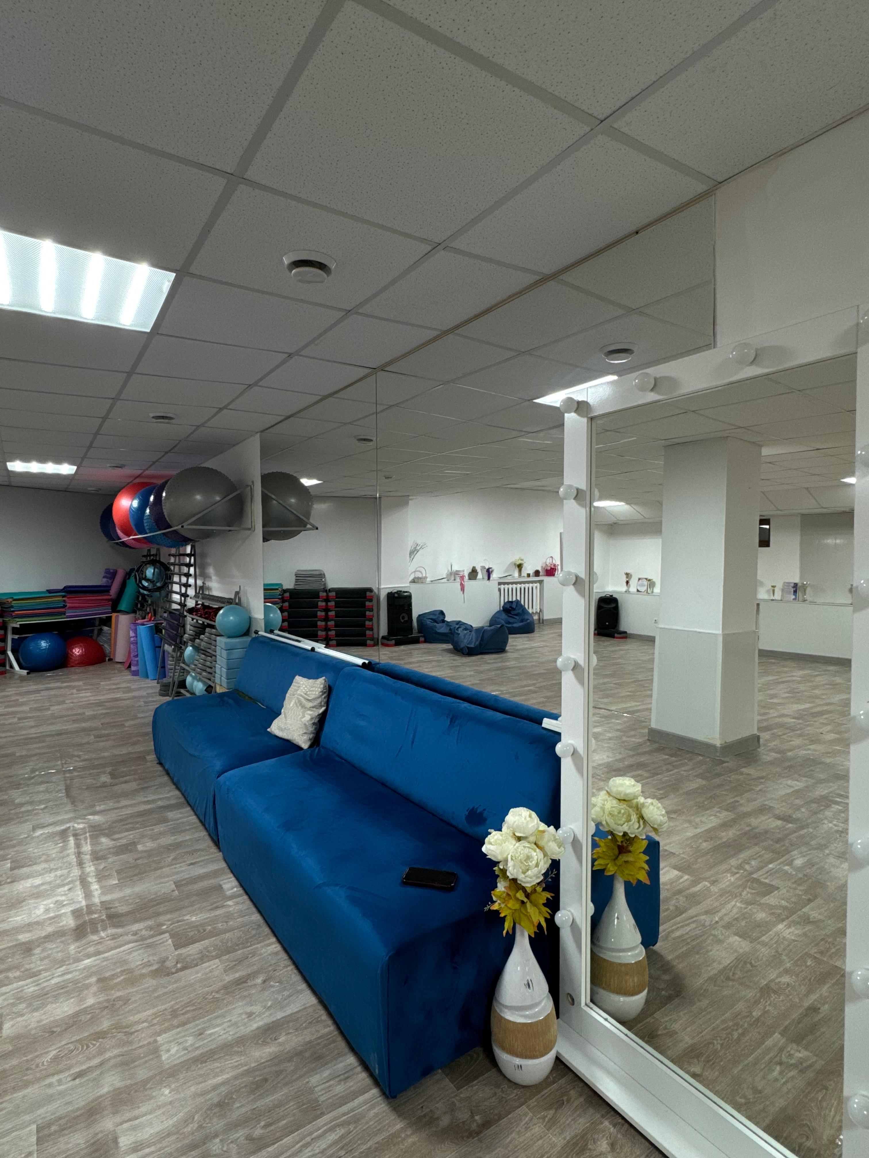 AV dance studio studio image