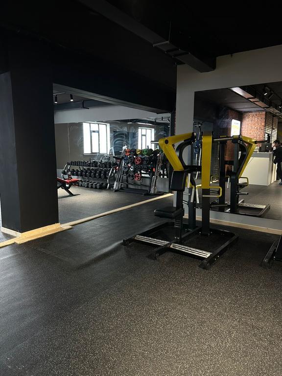 Champion Gym на Жумабаева — фото 1
