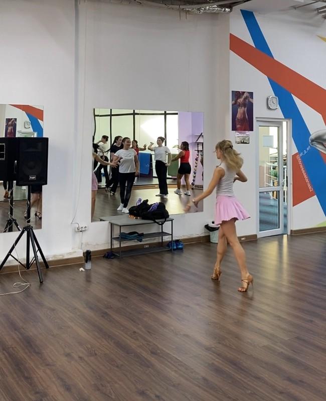 A2Fitness: Ой! Заниматься у мужчин танцами отдельный вид…