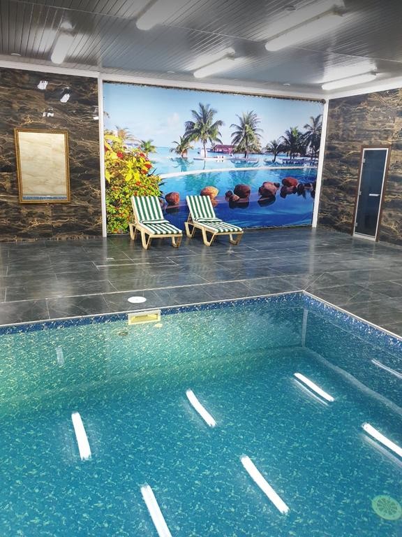 AQUA BASSEIN PREMIUM FAMILY