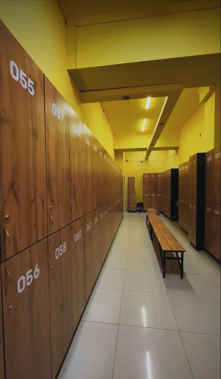 Aiu Gym Yellow