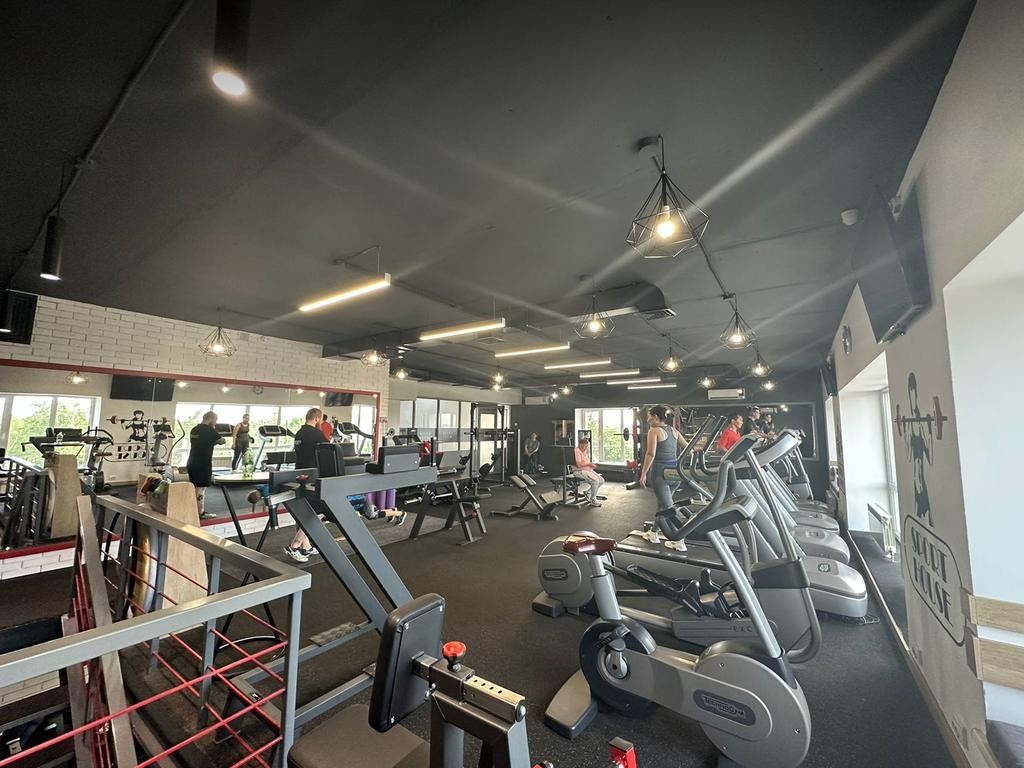 SPORT HOUSE