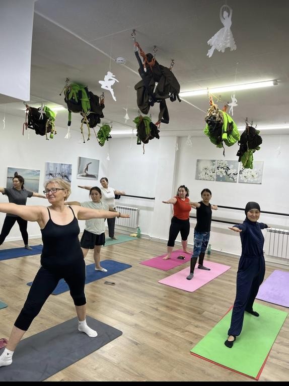 Estraduo Women's Studio Шугыла